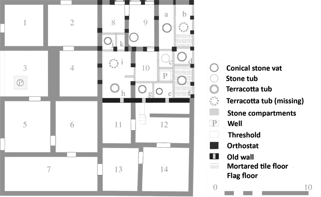An archaeological plan of Insula 30 at Timgad, numbered rooms arranged in a city block, with the vats and tubs of a fullonica marked in the north-east corner